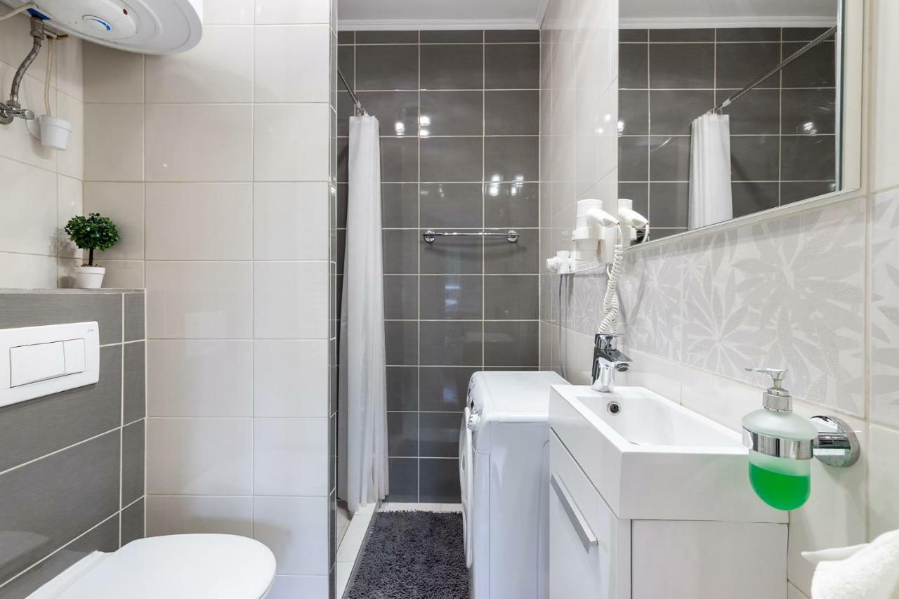 Riverbank Apartment At Parliament Budapest Esterno foto