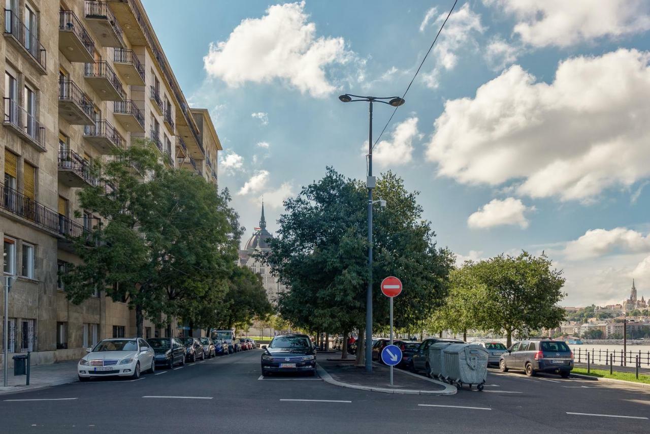 Riverbank Apartment At Parliament Budapest Esterno foto