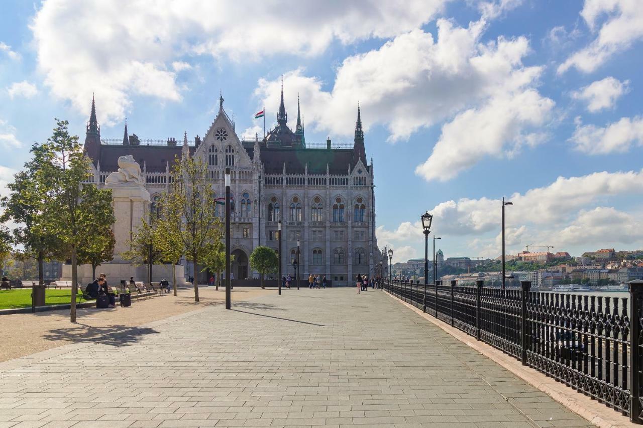 Riverbank Apartment At Parliament Budapest Esterno foto