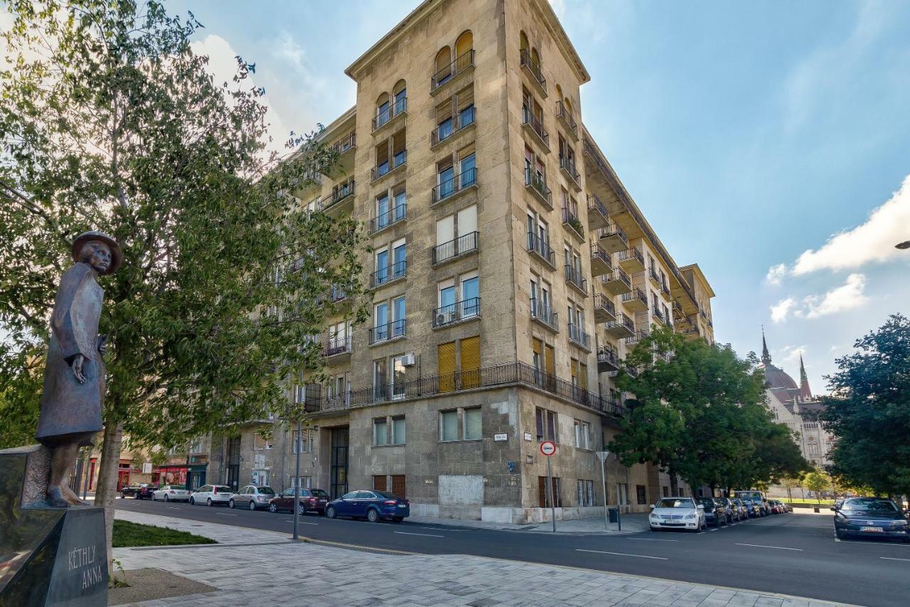 Riverbank Apartment At Parliament Budapest Esterno foto
