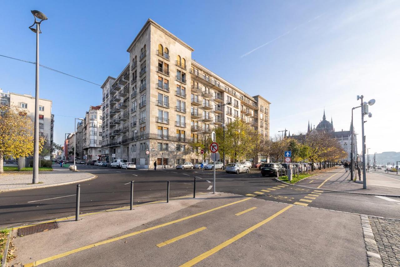 Riverbank Apartment At Parliament Budapest Esterno foto