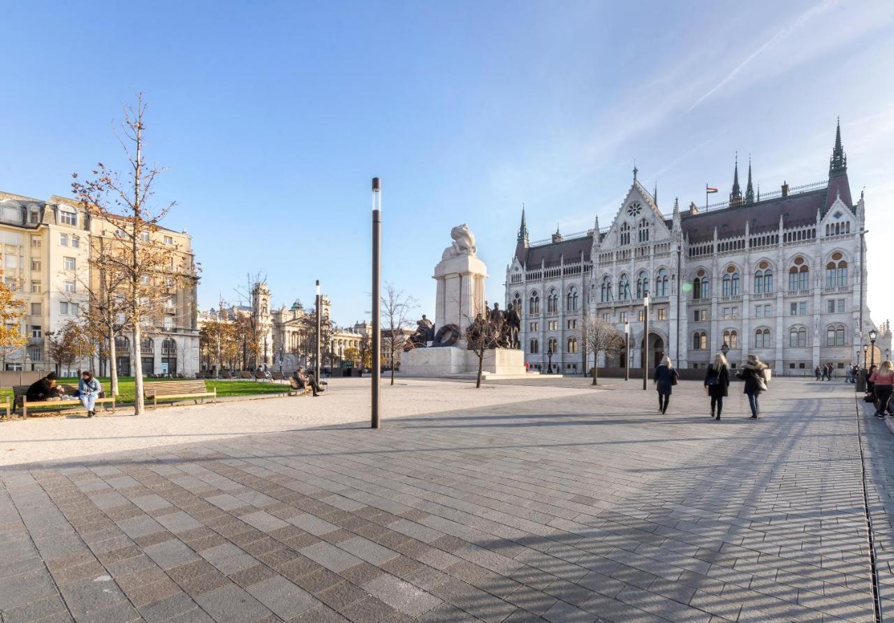 Riverbank Apartment At Parliament Budapest Esterno foto